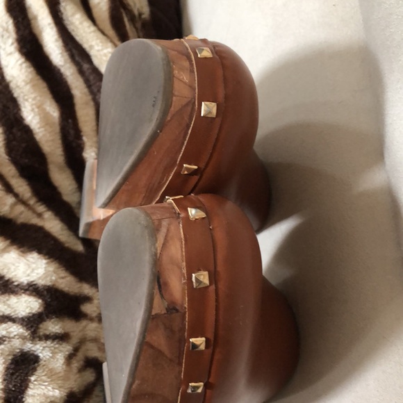 Steve Madden clogs , excellent condition , size 7.5 - Picture 3 of 5